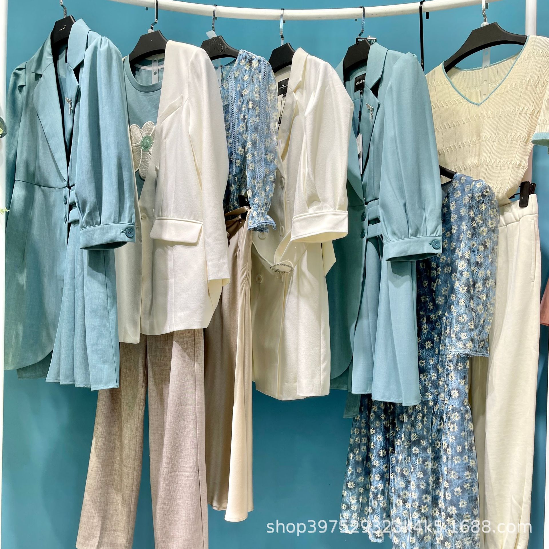 唯尚22秋品牌折扣女装连衣裙 专柜撤柜尾货货源直播实体走份批发