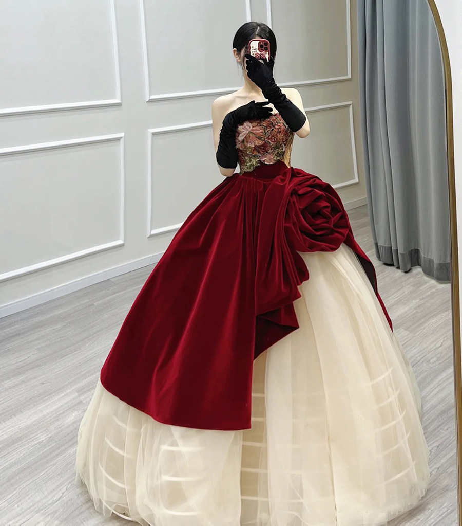 酒红色玫瑰骑士敬酒新娘高级感结婚花朵抹胸礼服轻奢小众高端婚纱