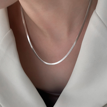 925银刀片项链女2024年新款轻奢百搭小众设计感 素925银蛇骨链。