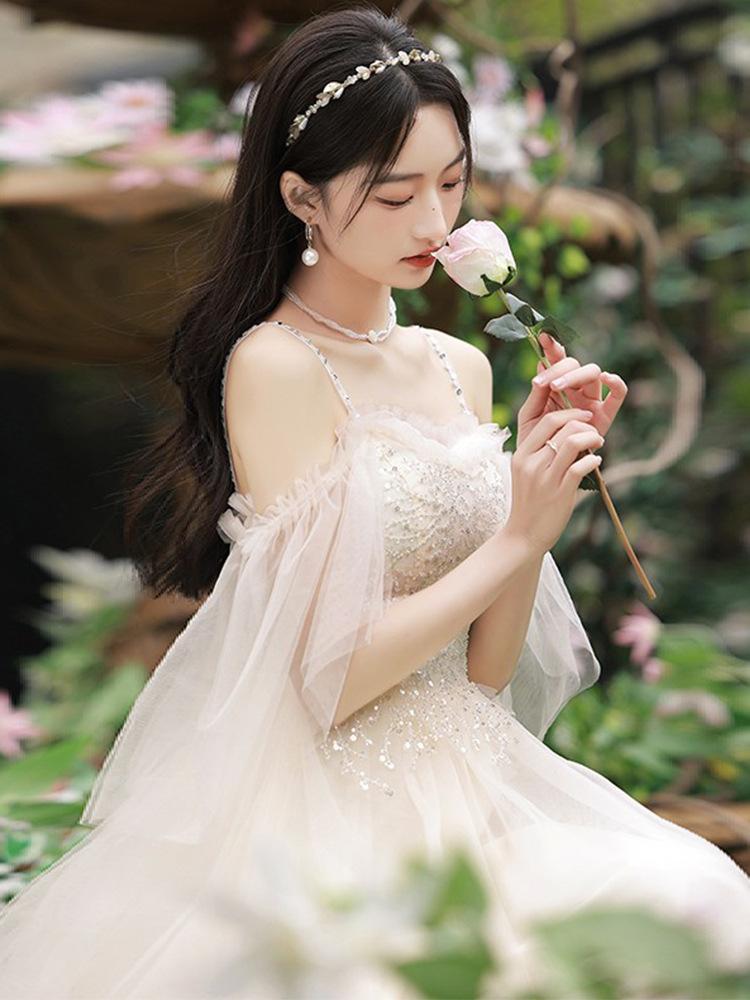 香槟色感小礼服女森系超仙轻纱吊带公主裙生日主持毕业伴娘服