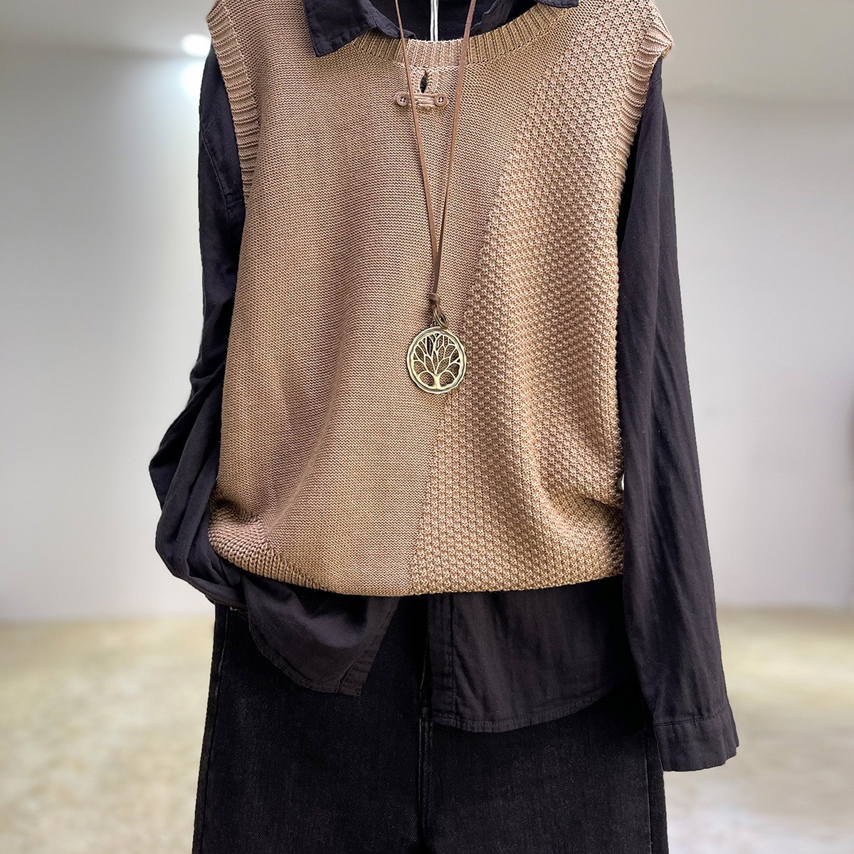 2021年春季新款复古纯色无袖马夹圆领棉线针织背心女简约外搭坎肩