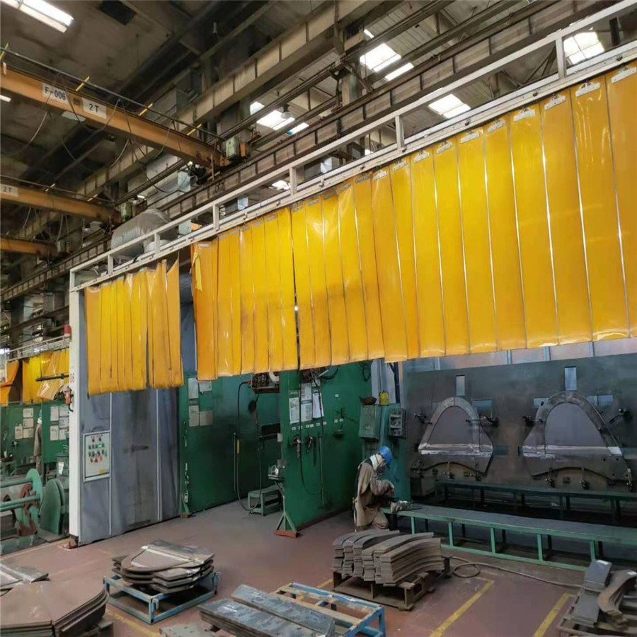 加工电焊挡光帘焊接遮光帘切割飞溅保护帘移动红色遮光帘专业生产