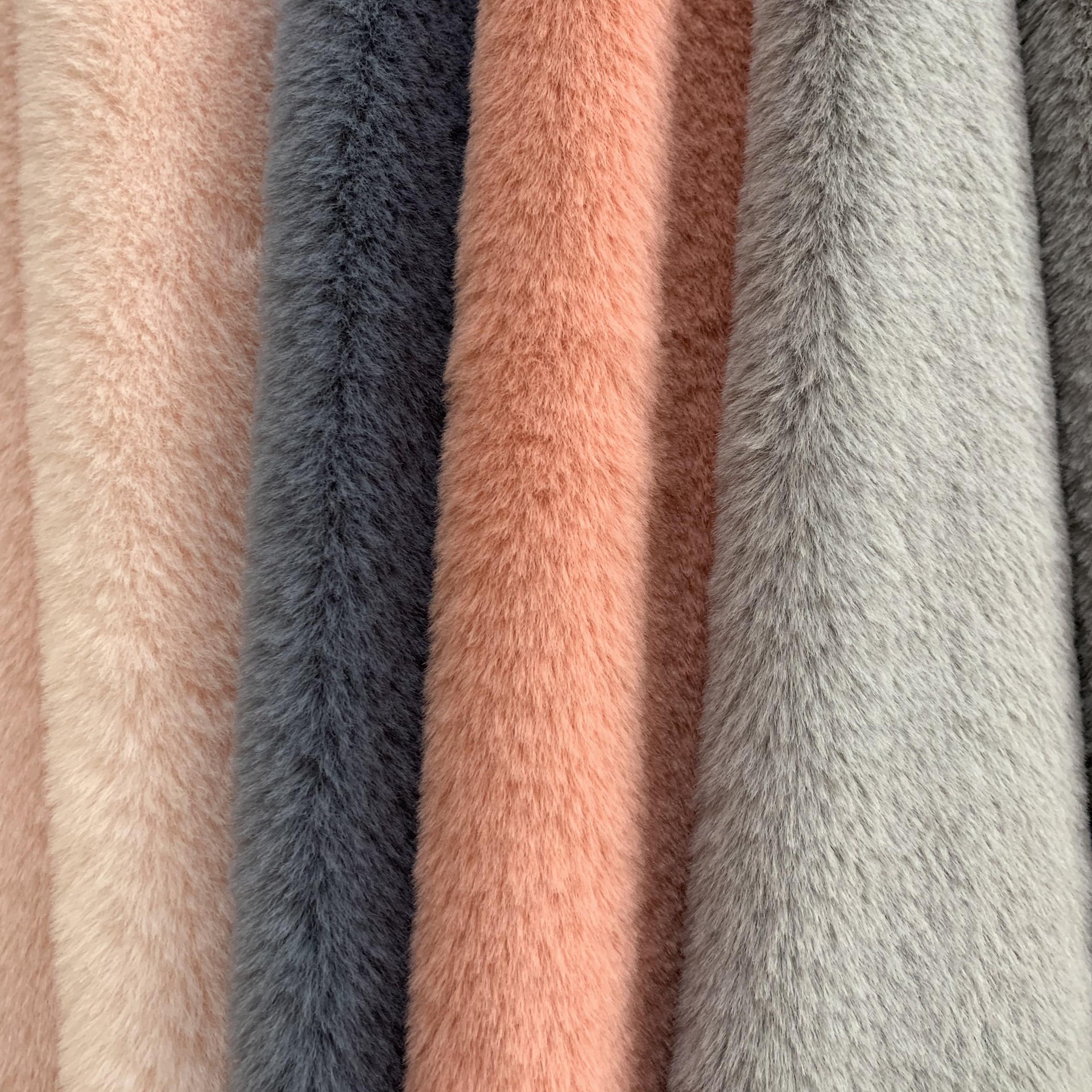 现货95色獭兔毛小兔毛绒面料仿兔毛地毯现代抱枕毛绒围巾服装面料