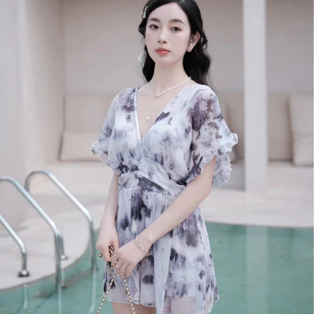 2024年新款度假泳衣女连体保守高级感钢托聚拢微胖女孩遮肉游泳装