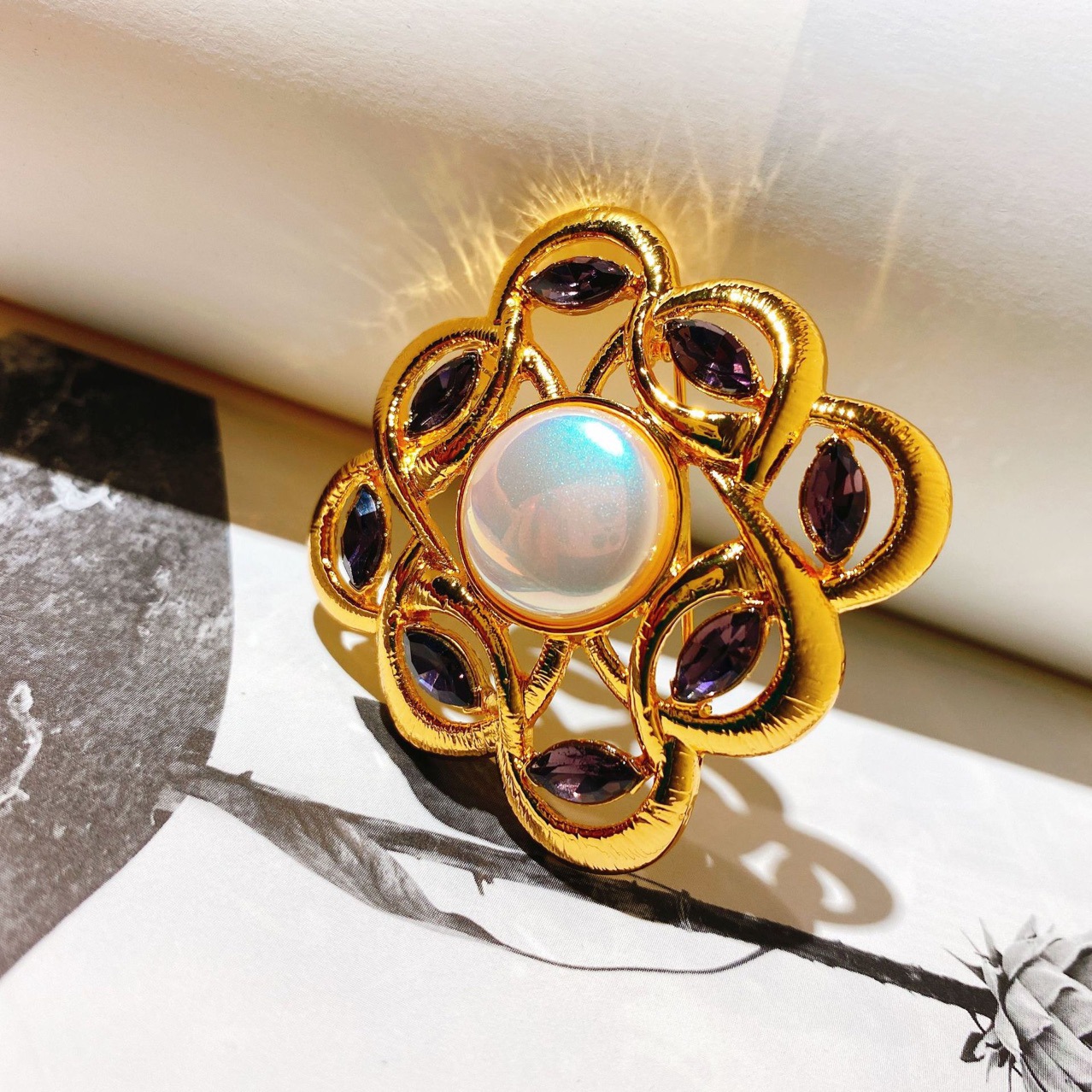 青岛外贸饰品vintage几何金色胸针monet经典中古配饰别针批发