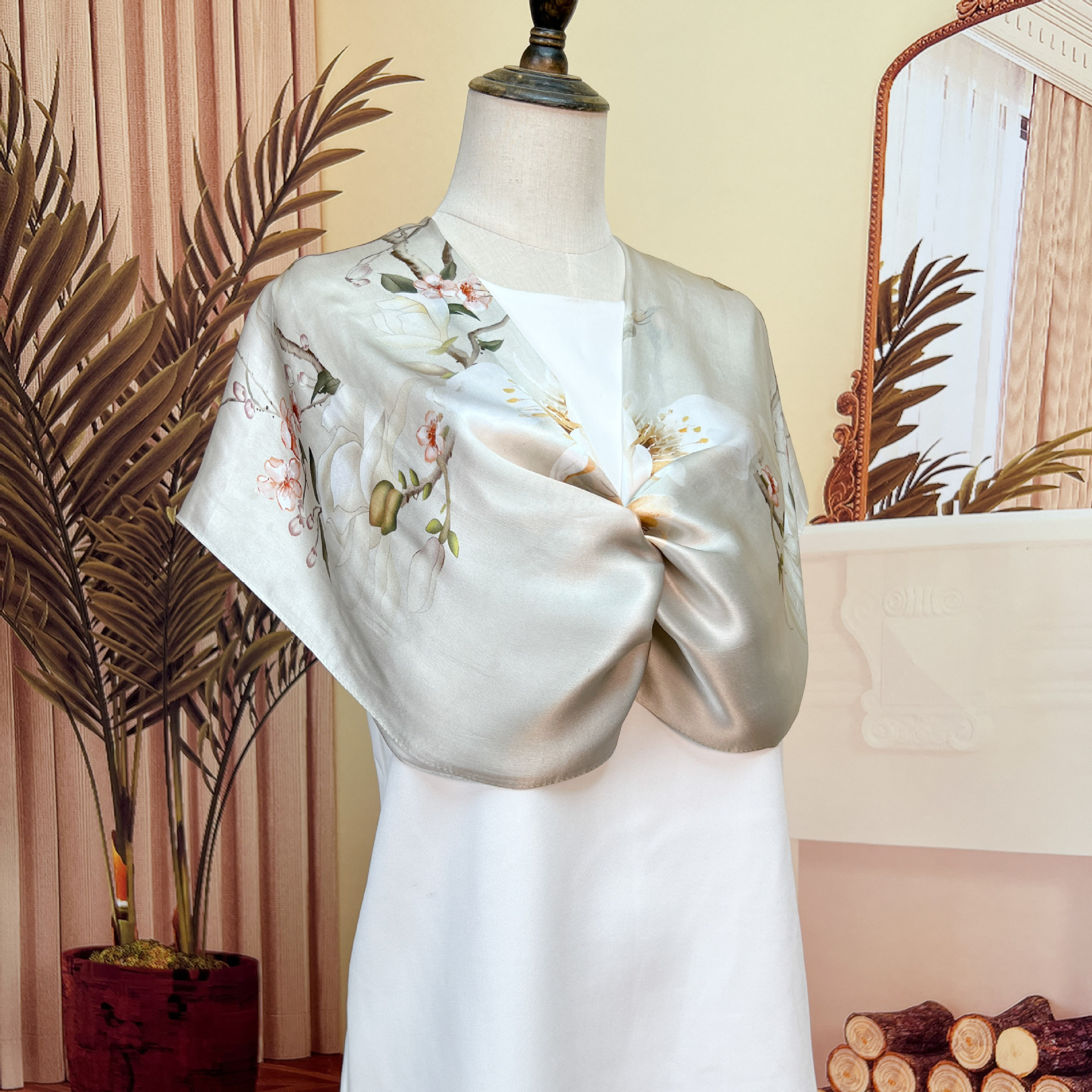 依香赋 浅香槟100%桑蚕丝丝巾真丝旗袍披肩送妈妈长辈实用礼物