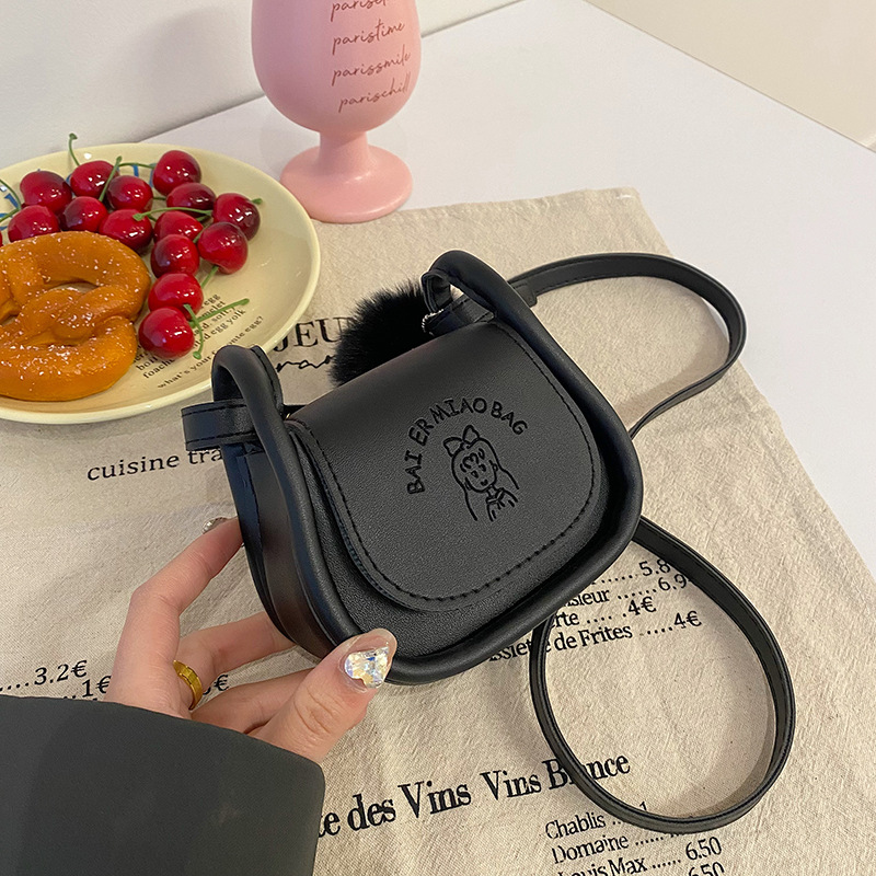 Graceful Personality Small Bag Female 2023 Summer New Simple Special-Interest Design Messenger Bag Portable Underarm Saddle Bag