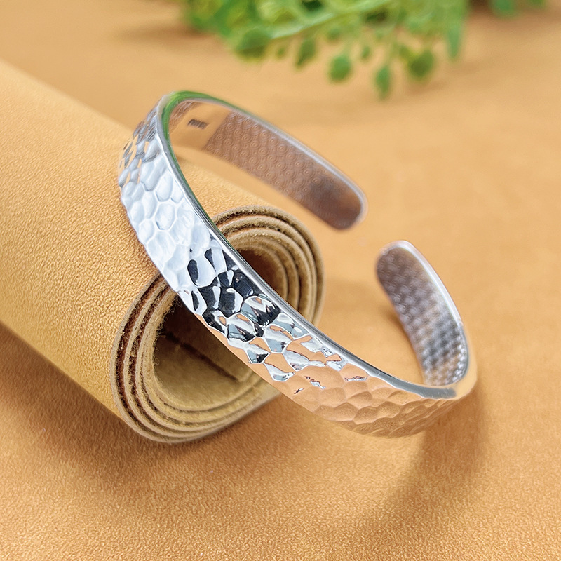 银手镯女9999纯银复古锤纹开口足银平面实心宽面银镯子中国风银饰