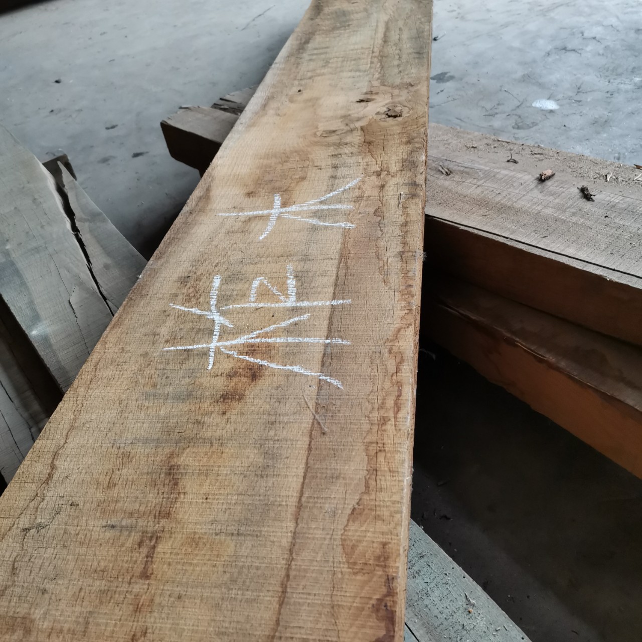 柞木大板长3米 款到发货不易劈裂东北硬杂木大宽板甩卖500元