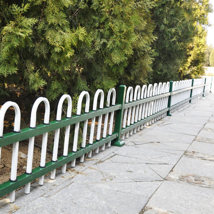锌钢草坪护栏围栏绿化带栏杆u型折弯焊接护栏篱笆隔离栏花园篱笆