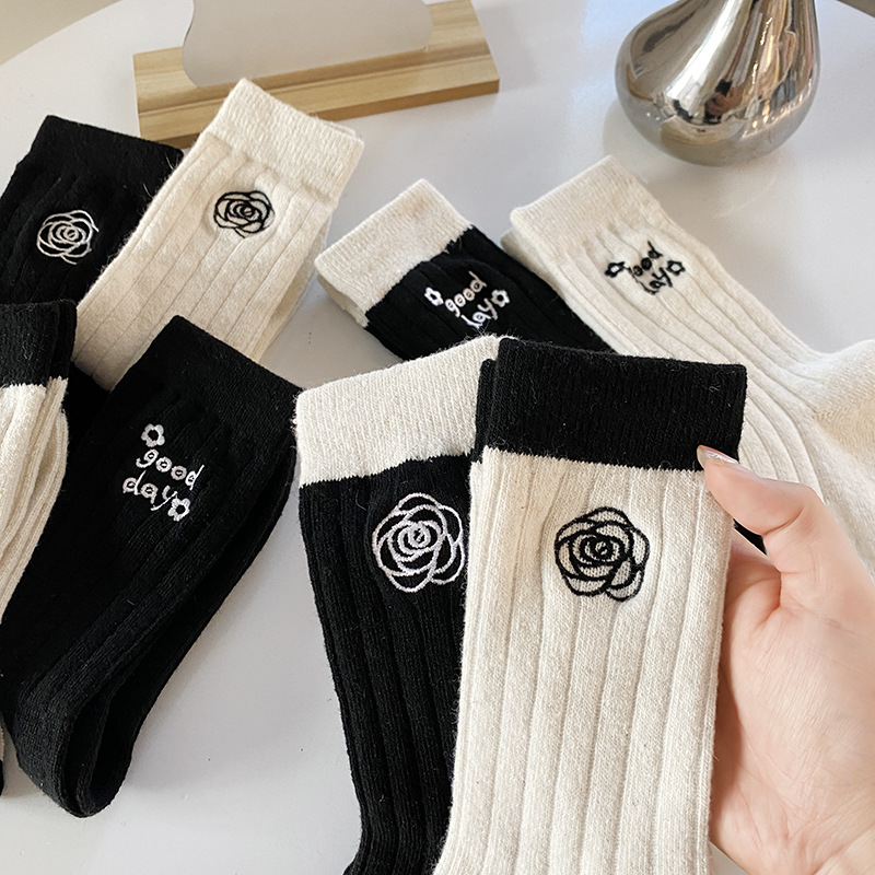 棕色袜子秋季女中筒日系纯棉束腰外穿ins潮中学生长筒c字母刺绣袜