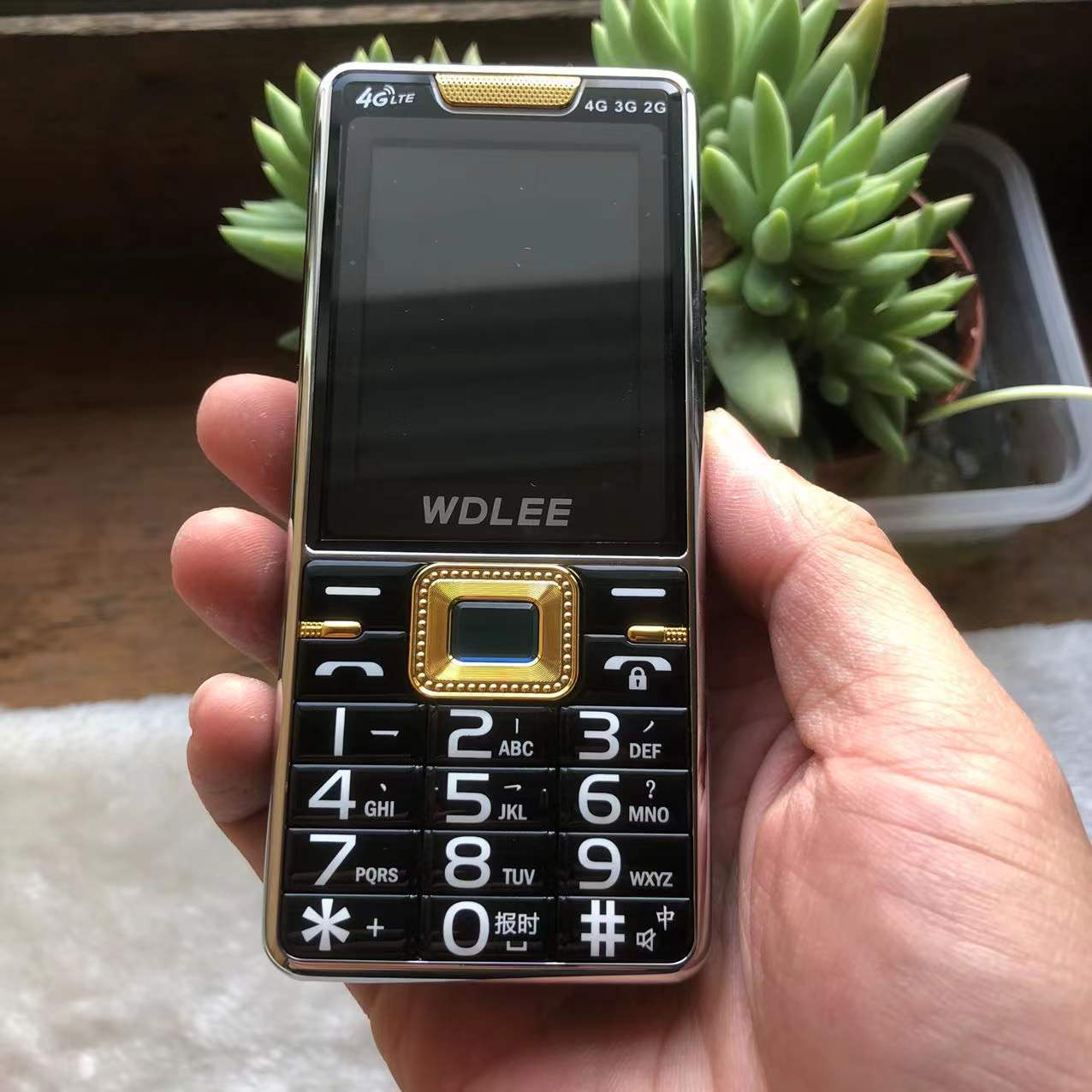 万德利a10三网通4g老年手机大电池大喇叭按键直板功能机语音王机