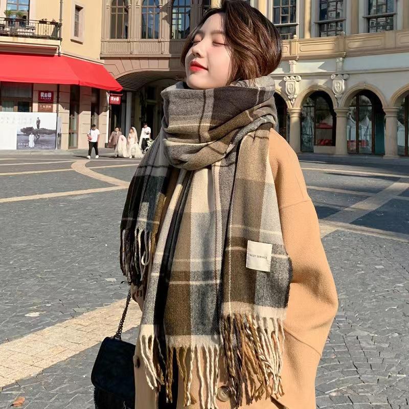 2024 new autumn and winter scarf fashionable versatile korean style thick checks male and female student scarf couple warm shawl