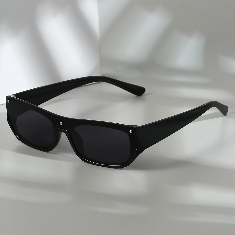 2024新款外贸跨境时尚太阳眼镜女士欧美主流模特街拍休闲个性墨镜