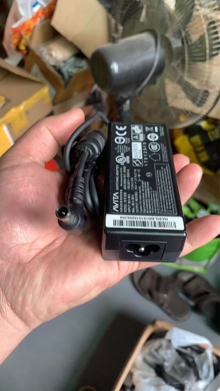 avita艾非达适用lg 三星 显示器电源19v2.1a适配器带针接口6.54.