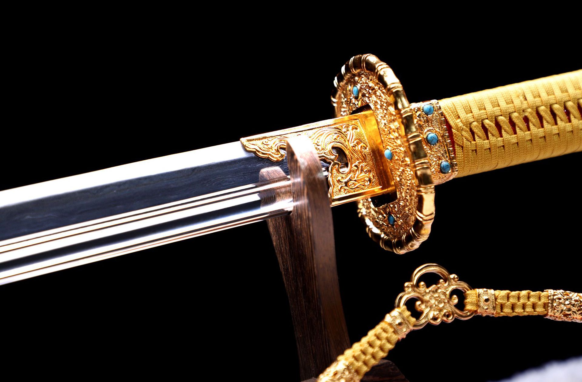 龙泉市刀剑地肌钢夹钢簿仪刀手工清刀雁翎刀一件代发冷兵器未开刃