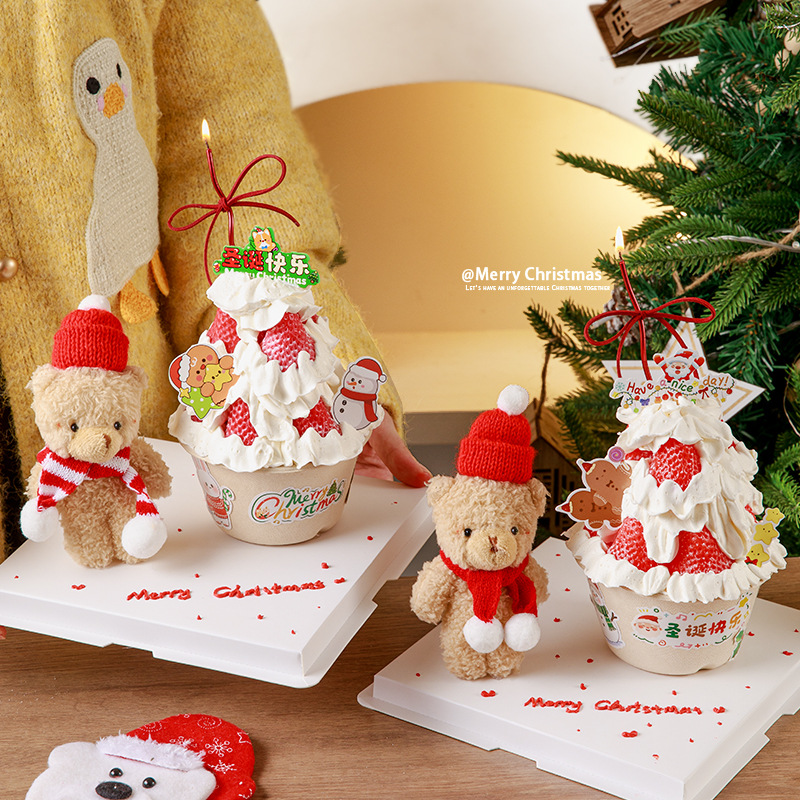 2025圣诞节蛋糕装饰围巾小熊摆件草莓蛋糕纸浆碗烘焙装扮插牌插件
