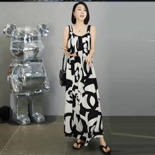 2024夏季新款气质长款连衣裙时尚气质复古黑白印花吊带裙