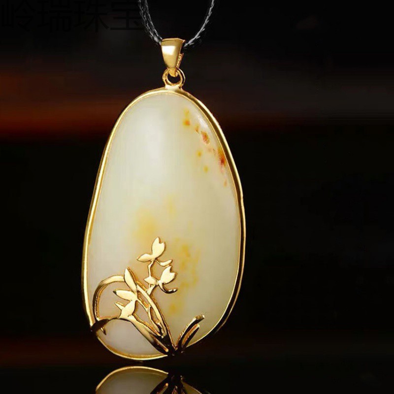 新疆和田玉带皮籽料925银镶嵌吊坠随形金镶玉包金边玉石挂件批发