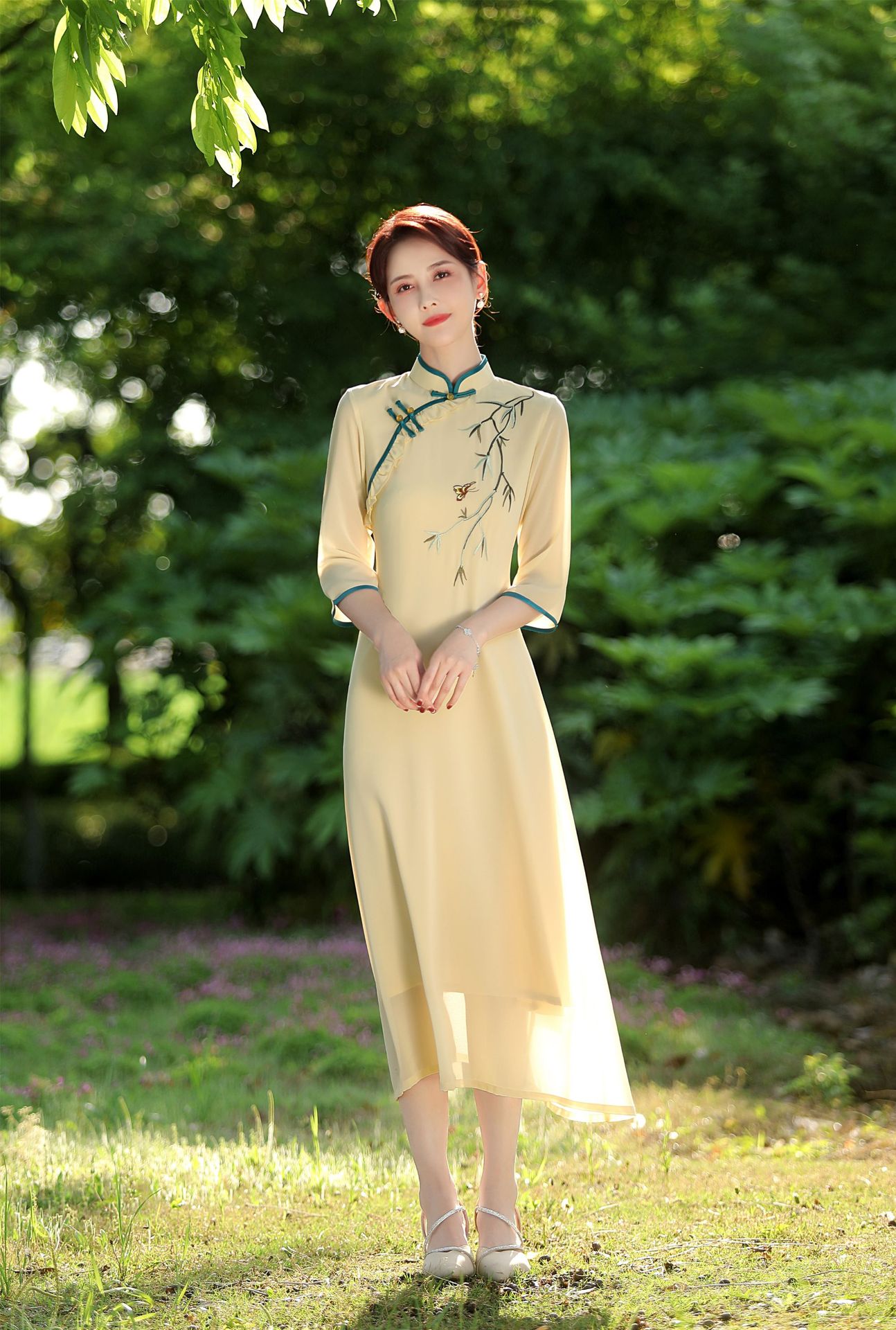 2022夏季新款小清新中国风文艺复古宽松改良旗袍刺绣连衣裙
