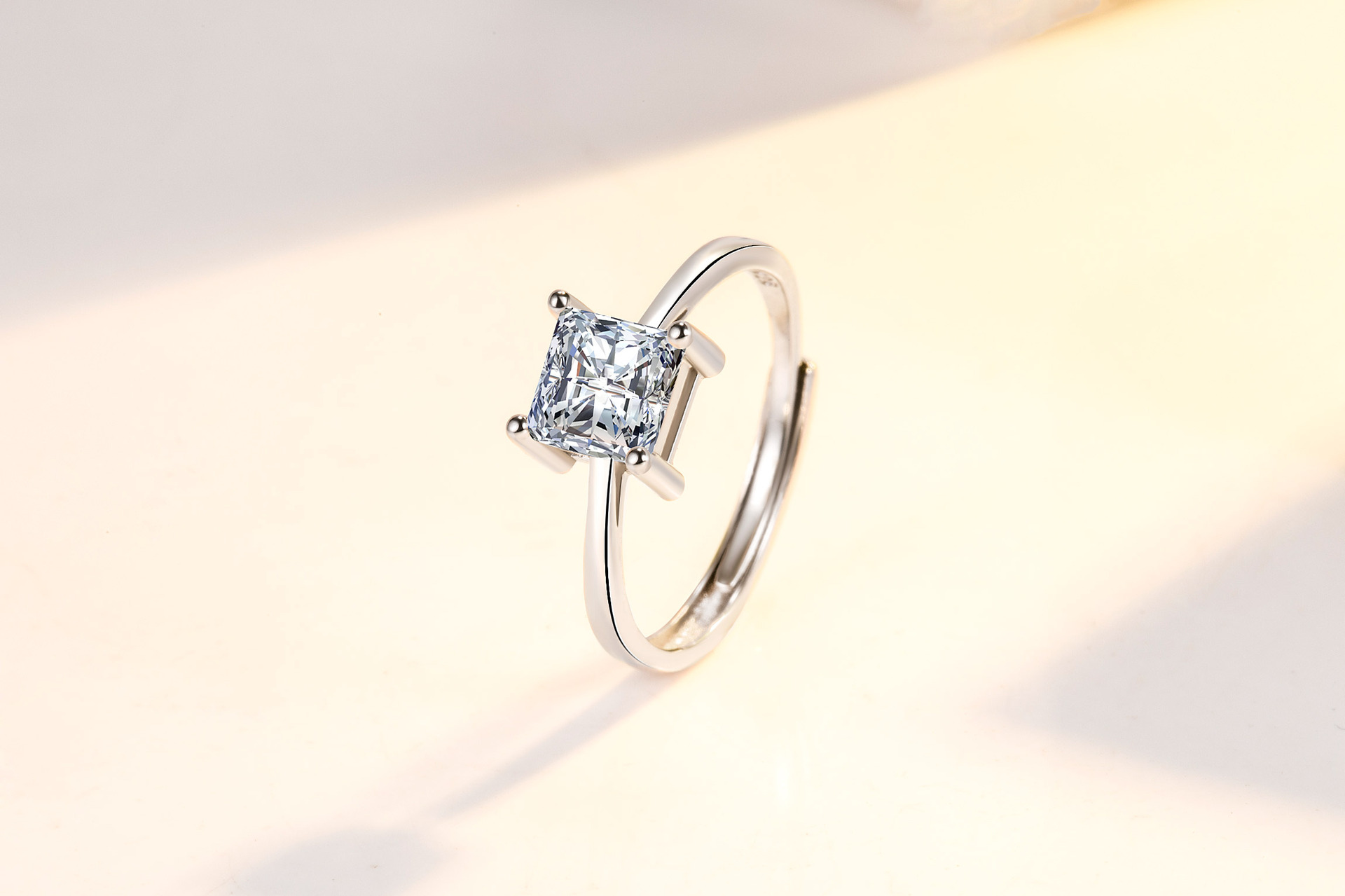 抖音直播欧美外贸仿真钻戒畅销公主四方钻戒女士一克拉钻戒指婚戒