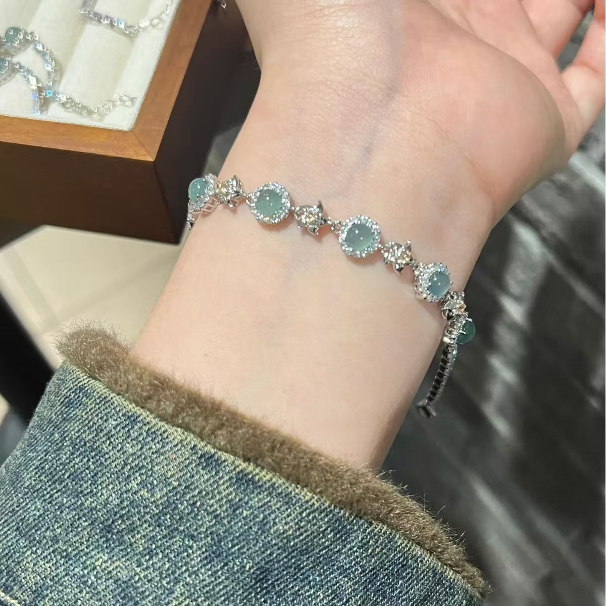清冷感蓝色锆石手链女轻奢小众精致新中式富家千金优雅感排钻手饰