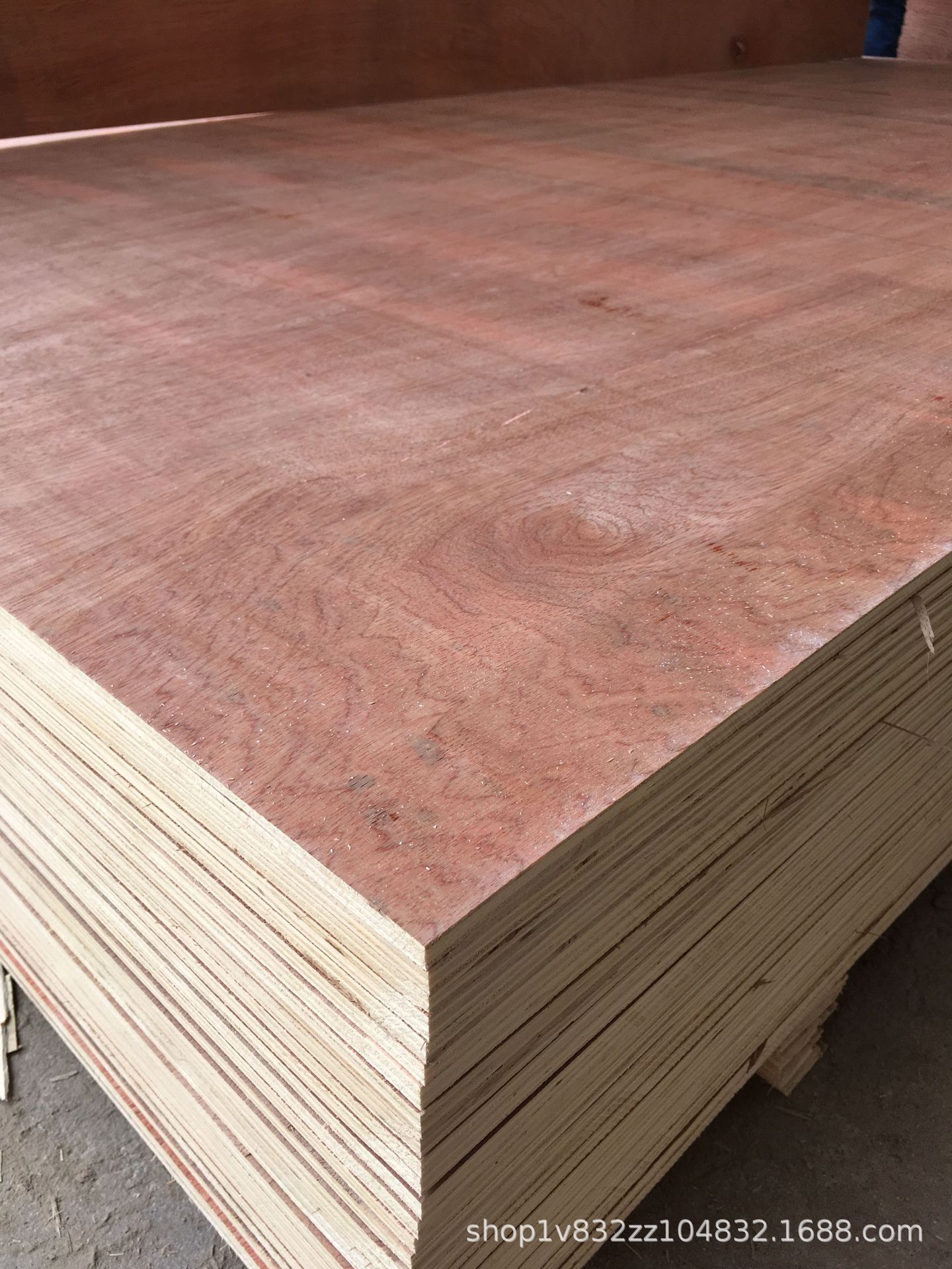 供应做包装箱用7mm饰面胶合板 7mm桃花芯面胶合板 包装板