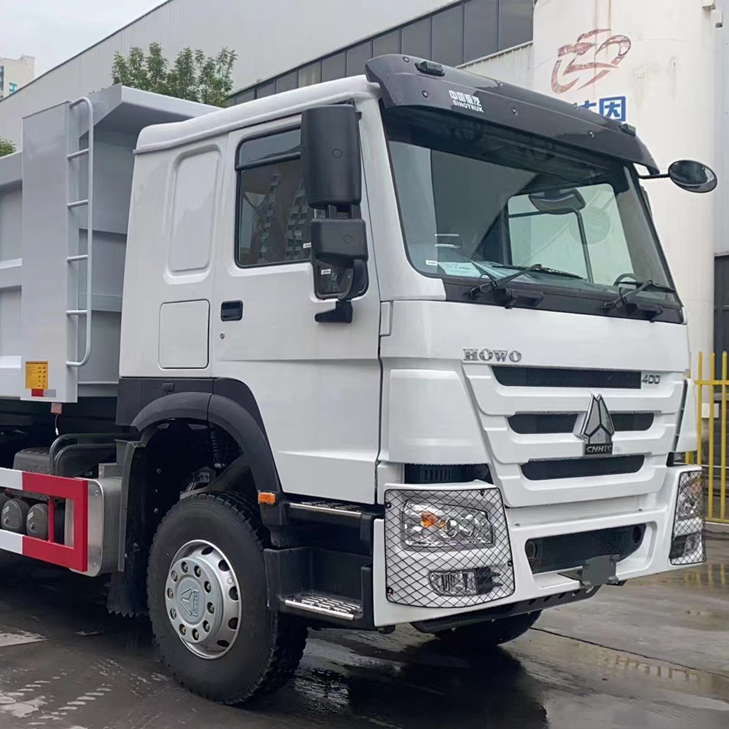 转让二手10轮豪沃自卸车 右驾驶舱渣土运输车 371马力翻斗垃圾车