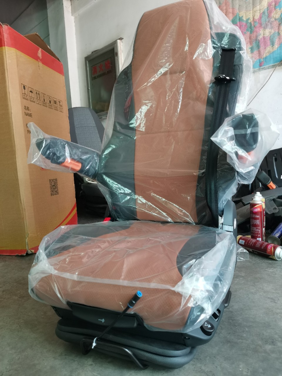 原厂库存汕德卡航空气囊座椅双扶手-阿里巴巴