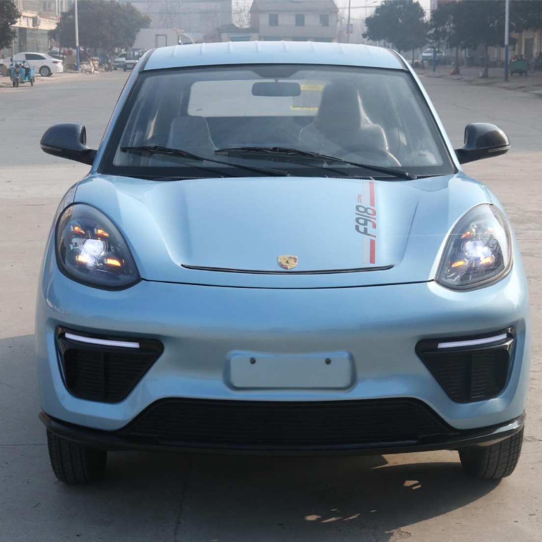 深受老百姓的喜爱低速电动四轮车四轮代步车装锂电池有冷暖空调