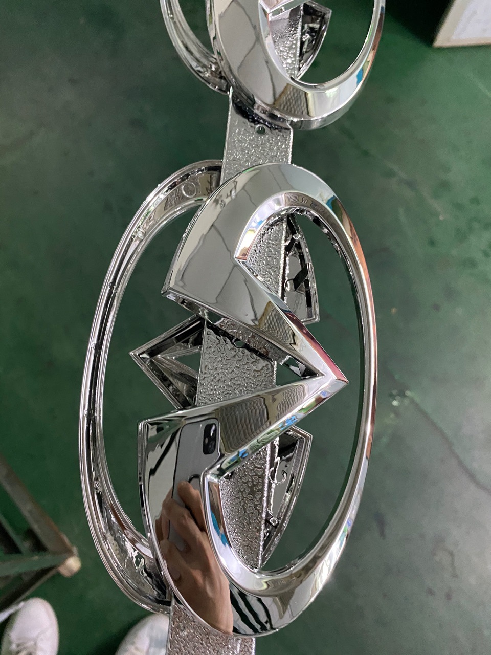 深圳市汽车标志真空电镀水镀,东莞市塑胶真空镀水镀