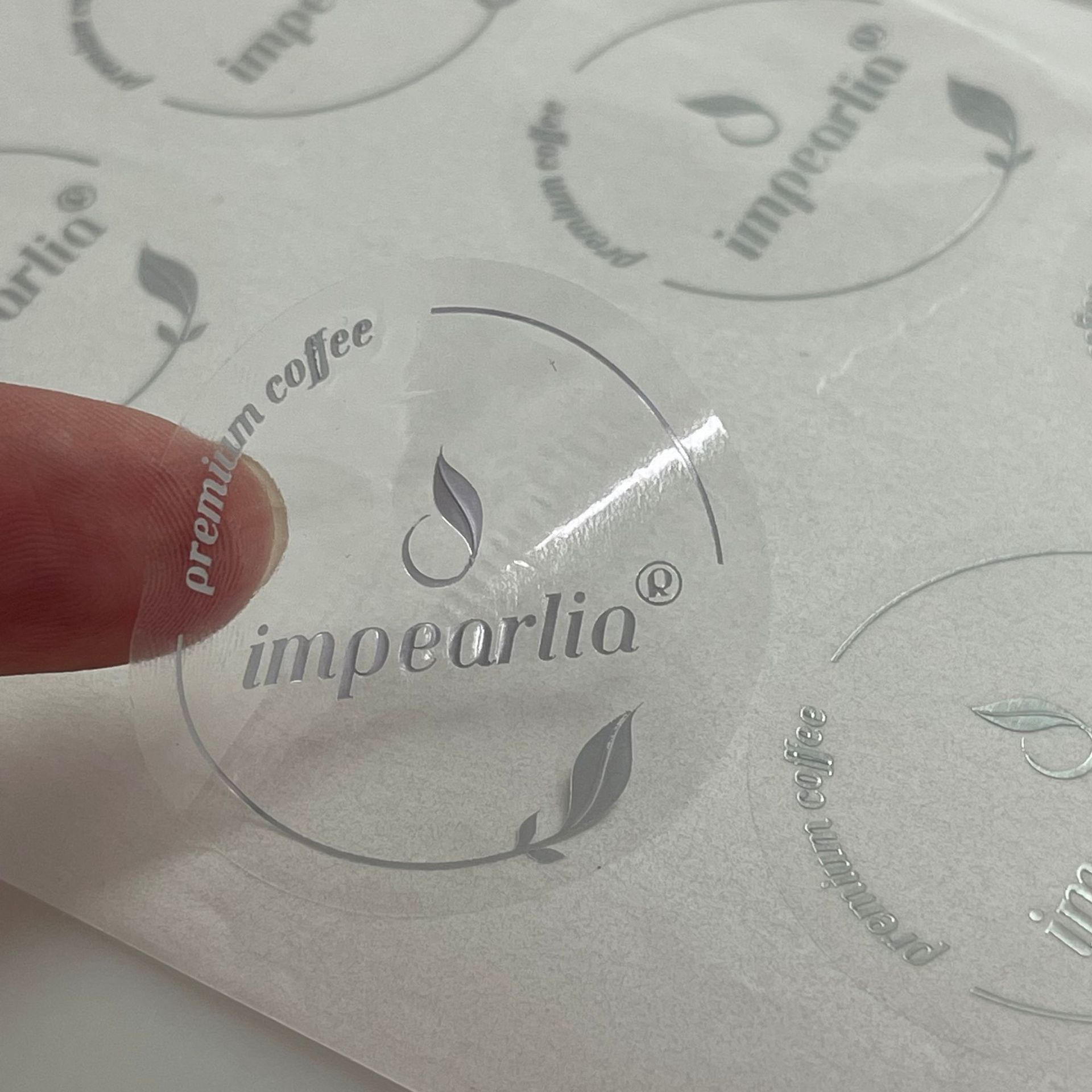 不干胶标签纸定制印刷透明标签贴覆亚膜烫金烫银封口彩色贴纸