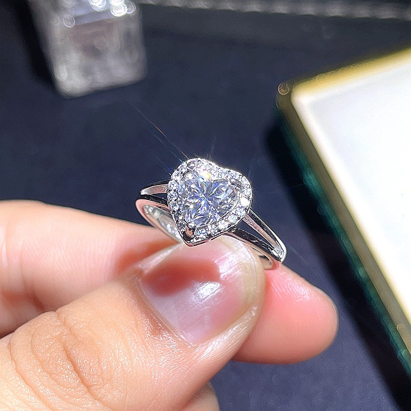 1克拉心形莫桑钻女戒 gra证书 黑卡腰码 925银镀白金 一件代发