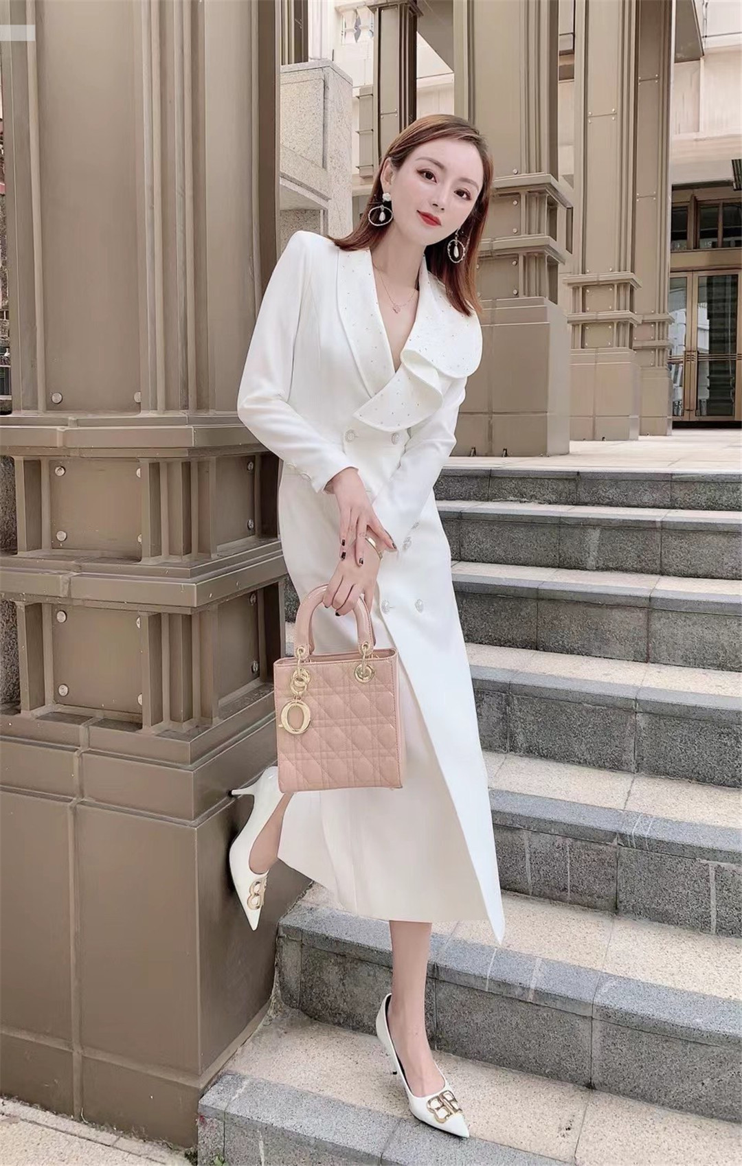 厂家2021早春新款女装名媛气质荷叶边烫钻珍珠扣修身中长款连衣裙