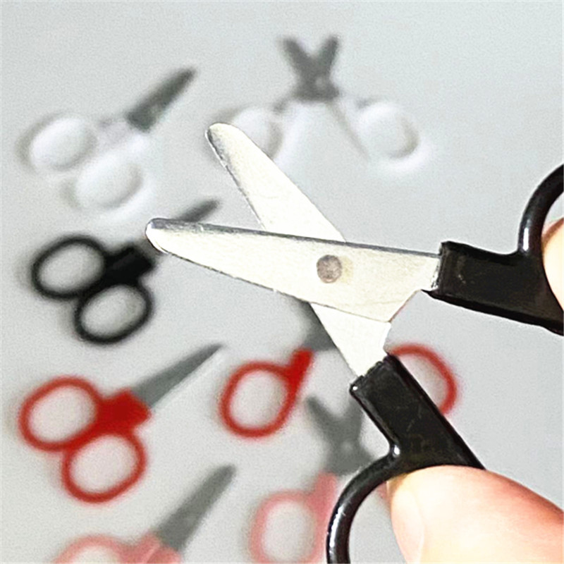Plastic Handle Children's Mini Small Scissors Sewing Kit Accessories Loose Thread Cutting Paper Cut by Hand Stainless Steel Scissors Wholesale