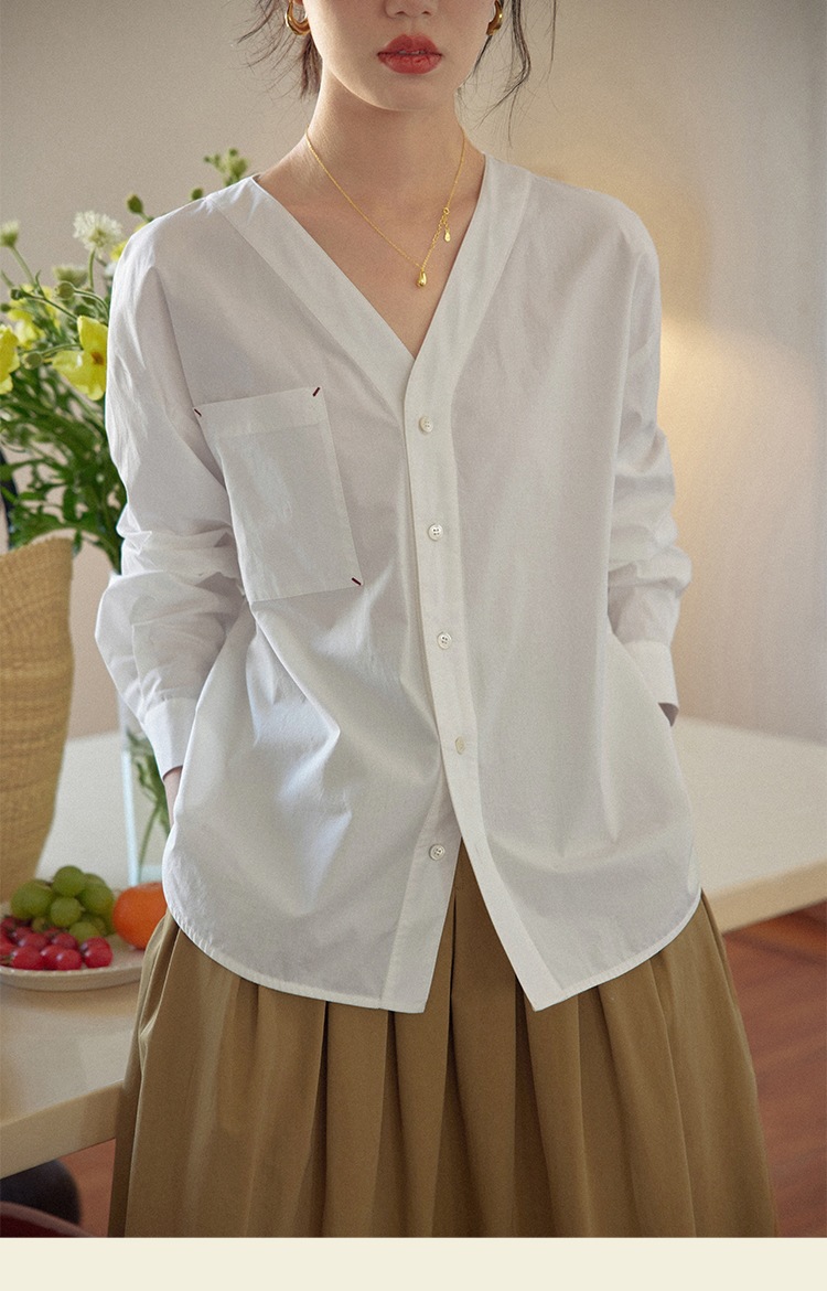 美丽的皇帝慵懒风白色v领法式衬衫女小众别致上衣春新款长袖衬衣