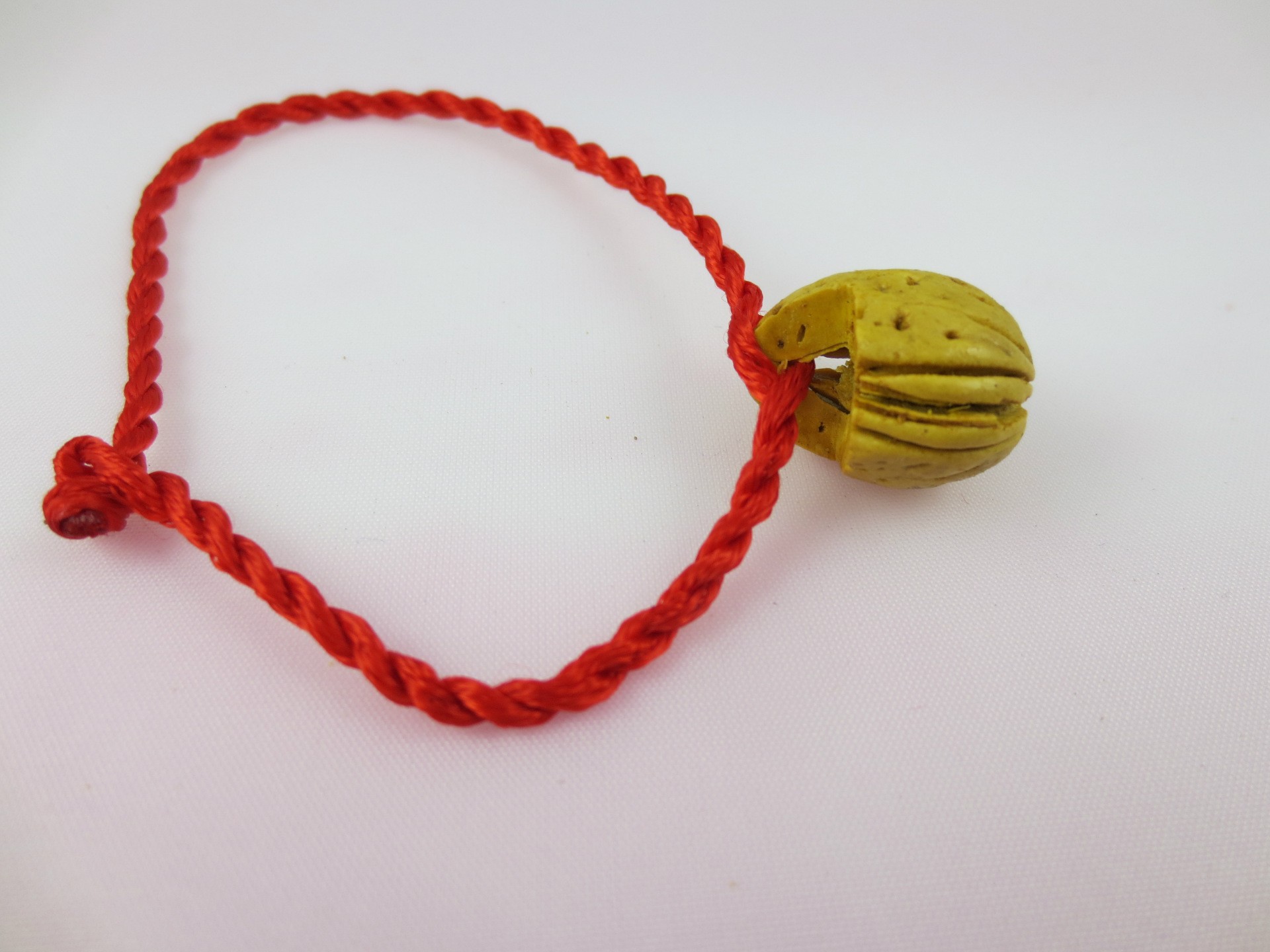 桃胡红绳 直播带货赠送小礼品 本命年桃核红绳手链 男女结缘手绳