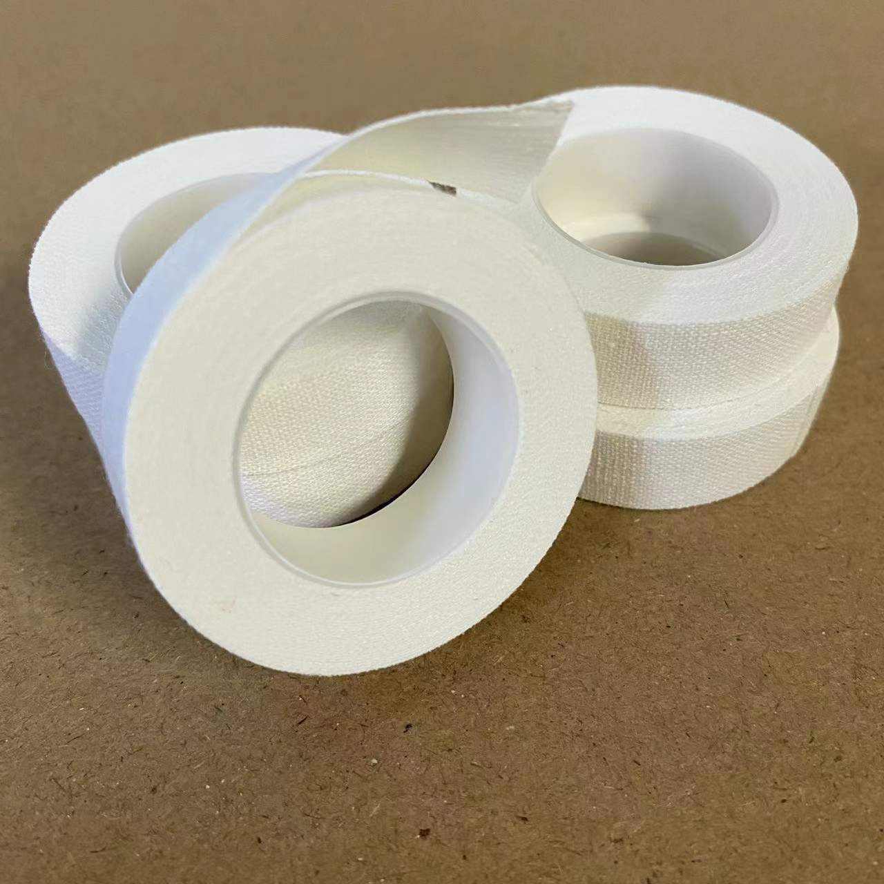 医用橡皮膏 氧化锌棉布胶带 外贸出口棉布胶布 打孔橡皮膏