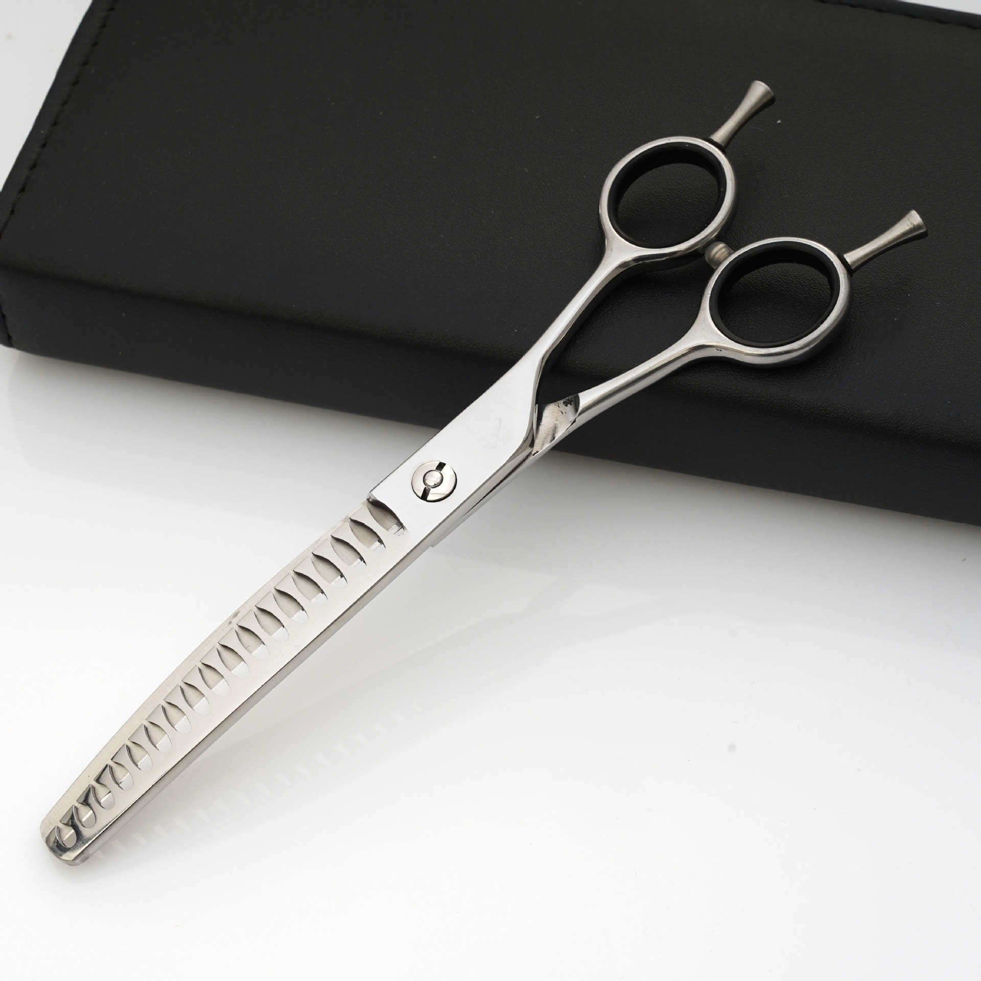 0寸宠物美容剪剪刀鱼骨弯牙剪弯剪宠物剪刀狗狗修毛剪批发