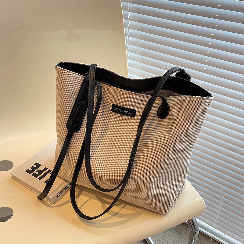 Casual Large Capacity Bag Women's Bag 2023 New Versatile Canvas Bag Commuter Shoulder Bag for Class Simple