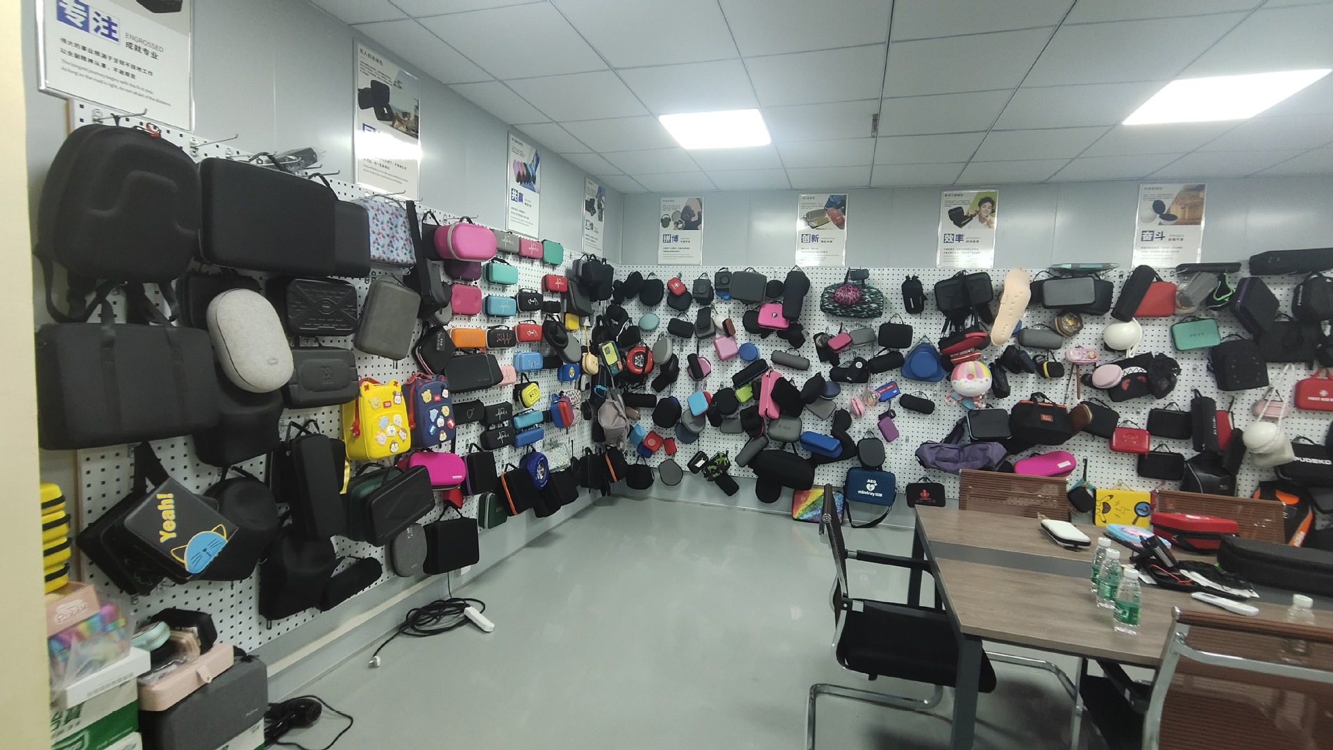 适用于人体工程学鼠标便携式收纳盒eva箱包定制收纳盒手袋工厂包