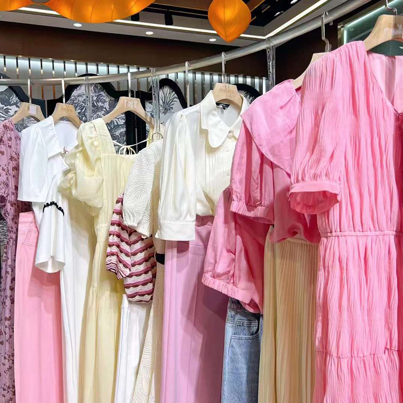 她图品牌折扣女装尾货十三行外套连衣裙批发撤柜杂款尾单直播货源