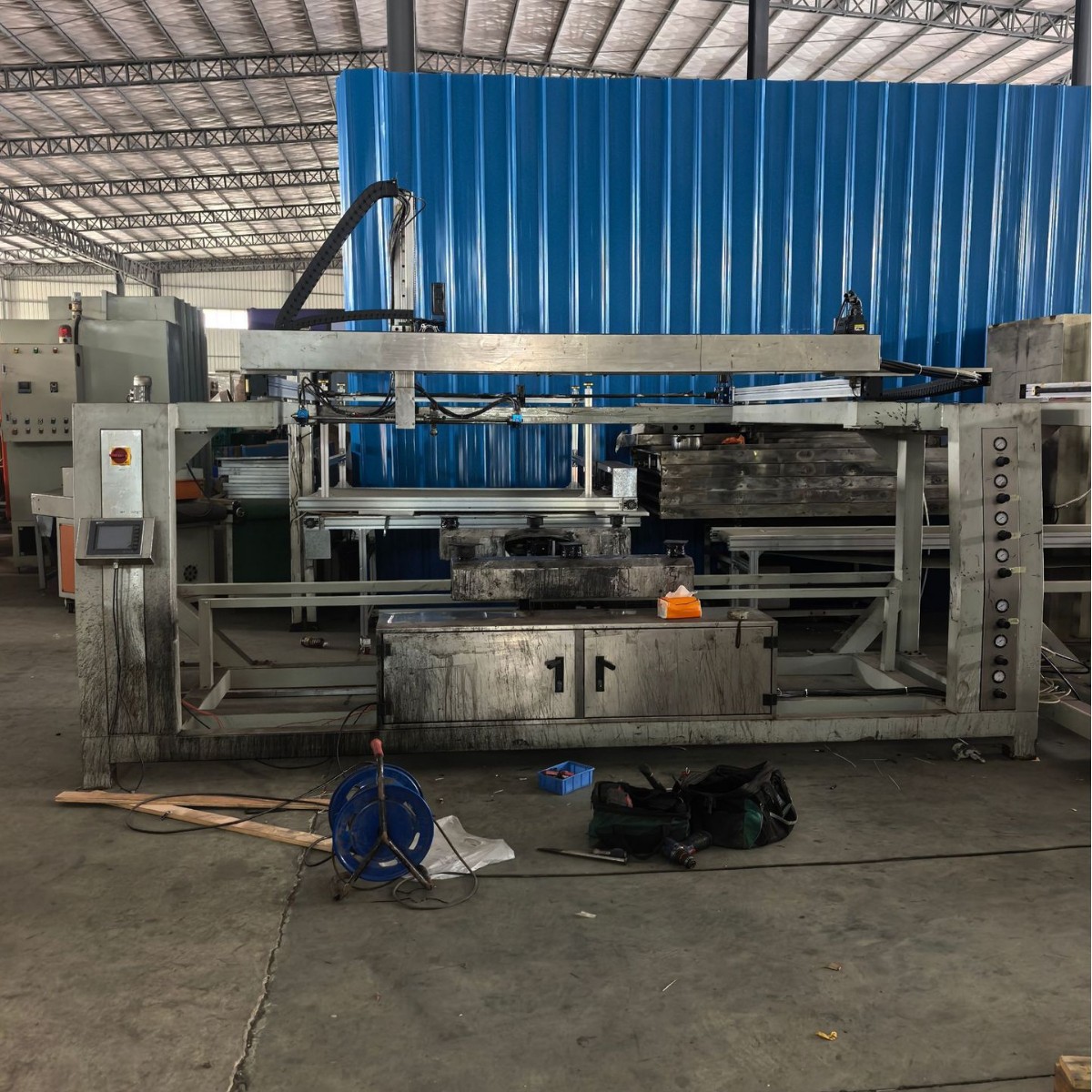 出售二手3.8米喷涂机6转头（可旋360度）3喷枪伺服电机系统