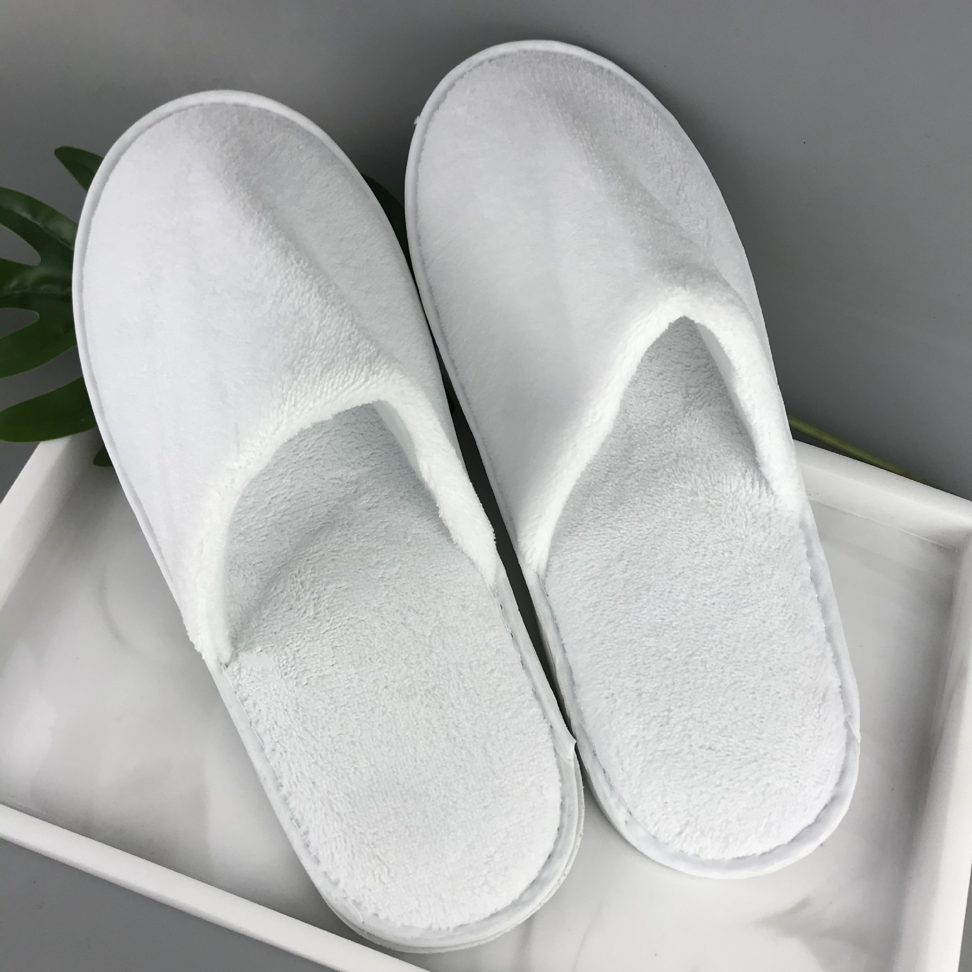 酒店宾馆民宿一次性珊瑚绒拖鞋加厚防滑底白版酒店logo-阿里巴巴