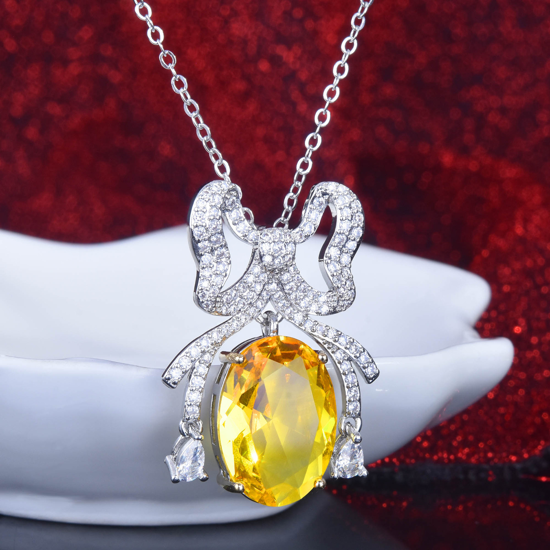 小红书推荐高定珠宝设计款蝴蝶穿花项链 满钻超闪鸽子蛋黄钻吊坠