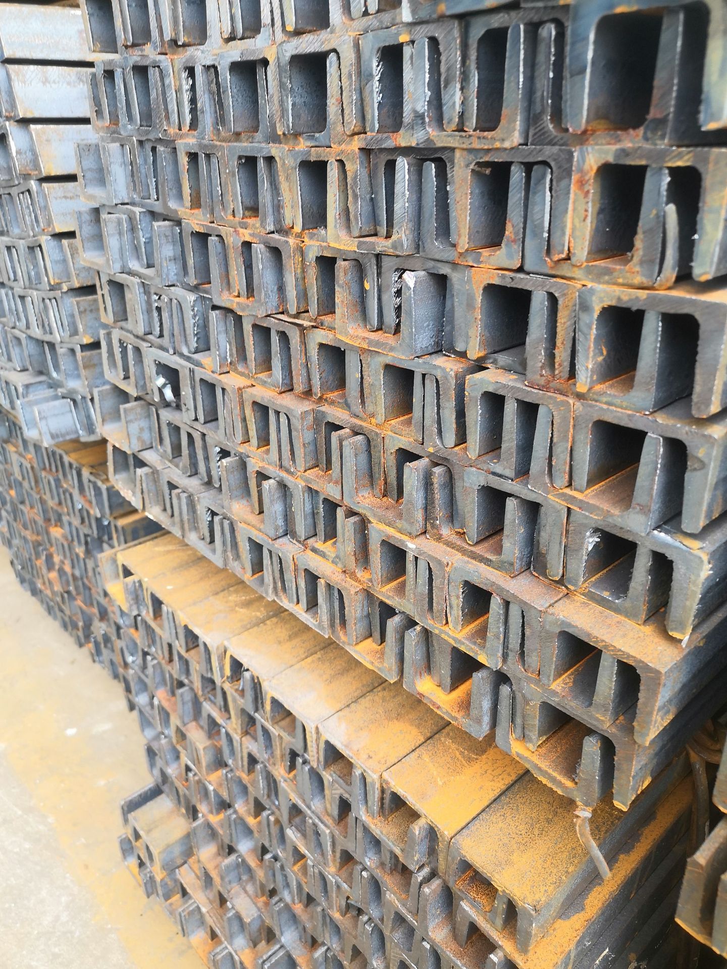 钢材现货 q355b槽钢型号10# 工程建筑用热轧槽钢