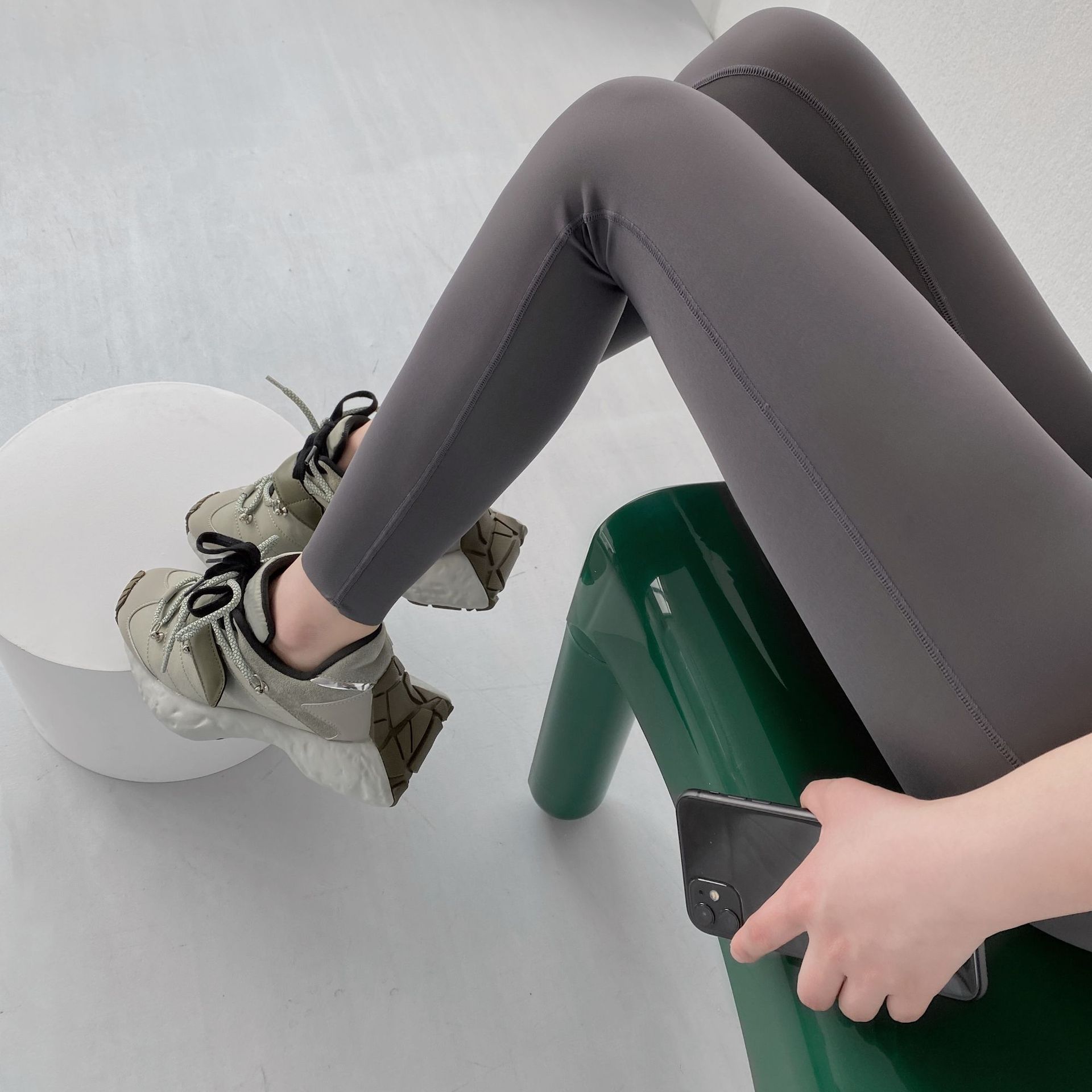 个性交叉腰鲨鱼裤夏款瑜伽裤弹力舒适九分裤韩版蜜桃臀裤子