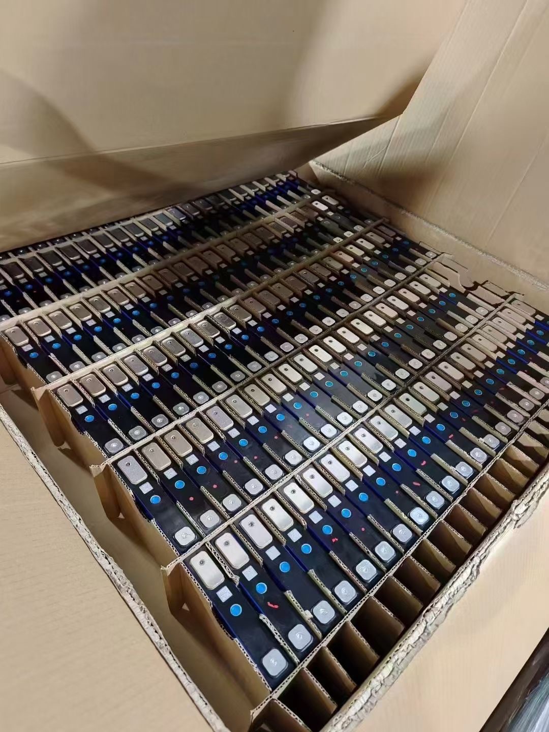 2v国轩52ah铁锂电池铝壳大单体动力储能锂电芯电动车组装