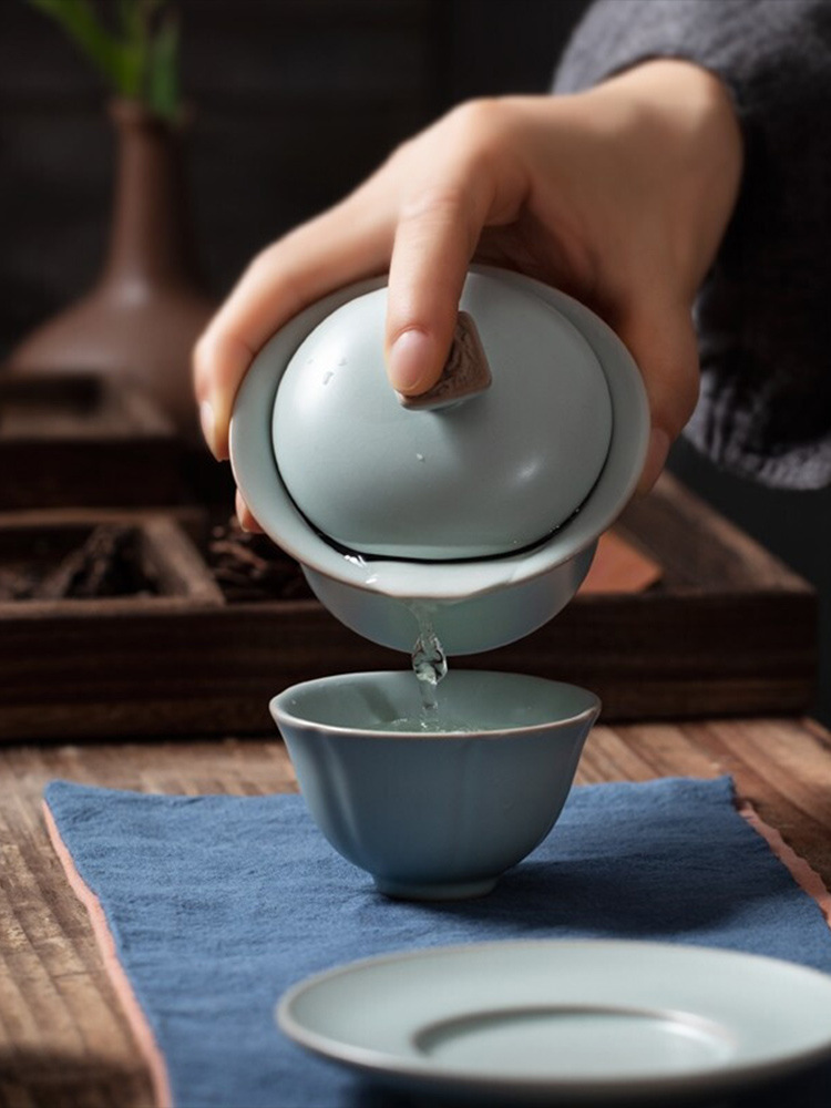 批发东道汝窑卧龙盖碗 三才盖碗茶杯茶碗功夫茶具汝瓷天青色100ml