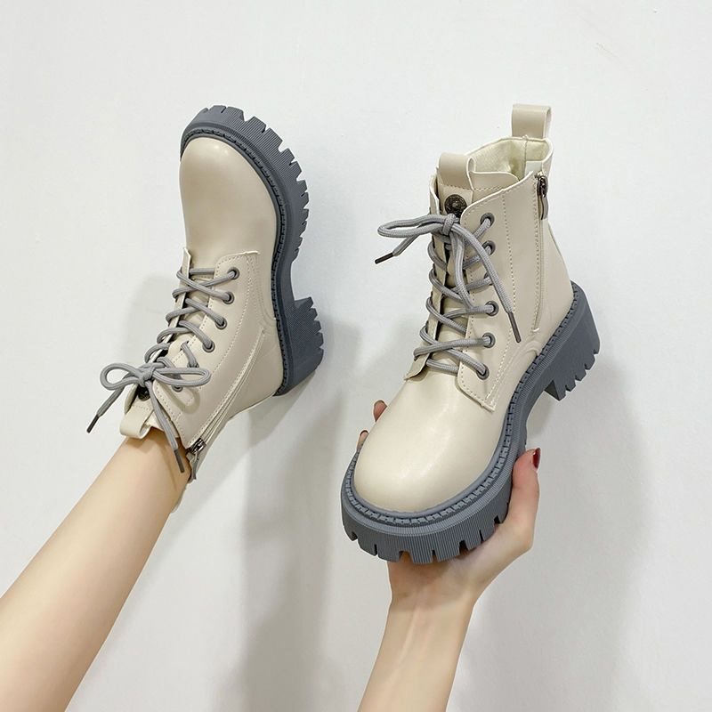 白色马丁靴女英伦风2021年新款冬季加绒潮ins酷厚底春秋单靴短靴